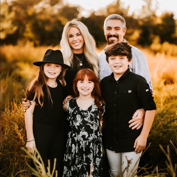 Meet your Posher, Amanda - Picture 1 of 1